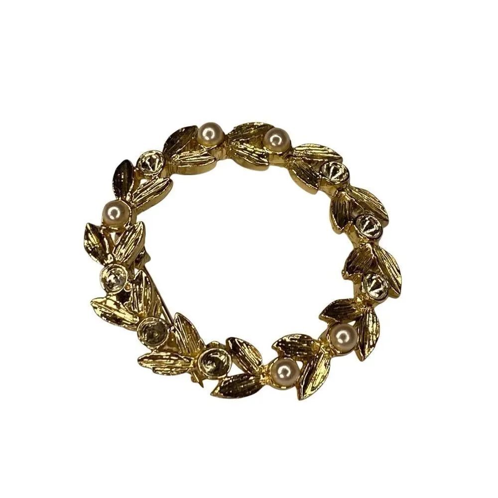 Vintage Gold Wreath Brooch Pearl Rhinestone Circle Pin Holiday Costume Jewelry